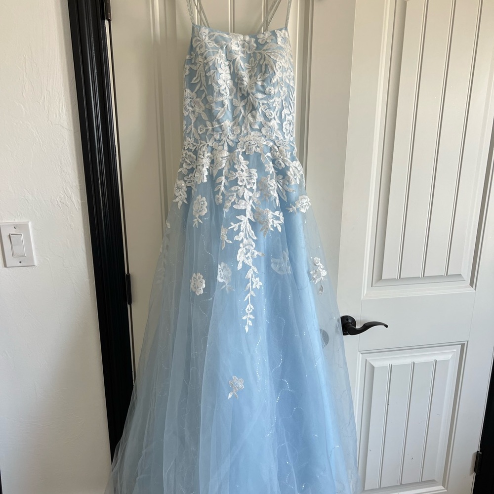 Beautiful baby blue dress prom/pageant